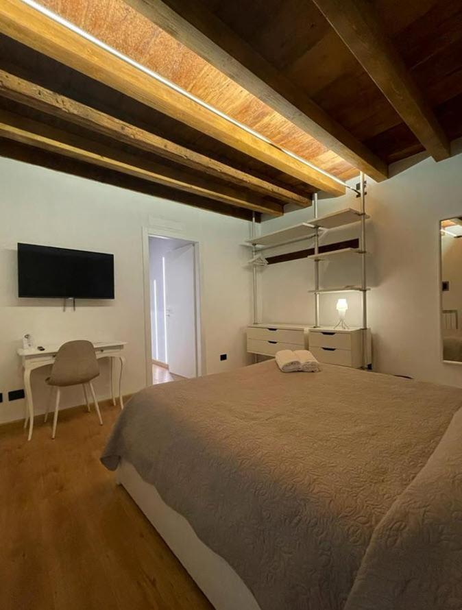 Teodorico Room & Apartment Verona Bagian luar foto