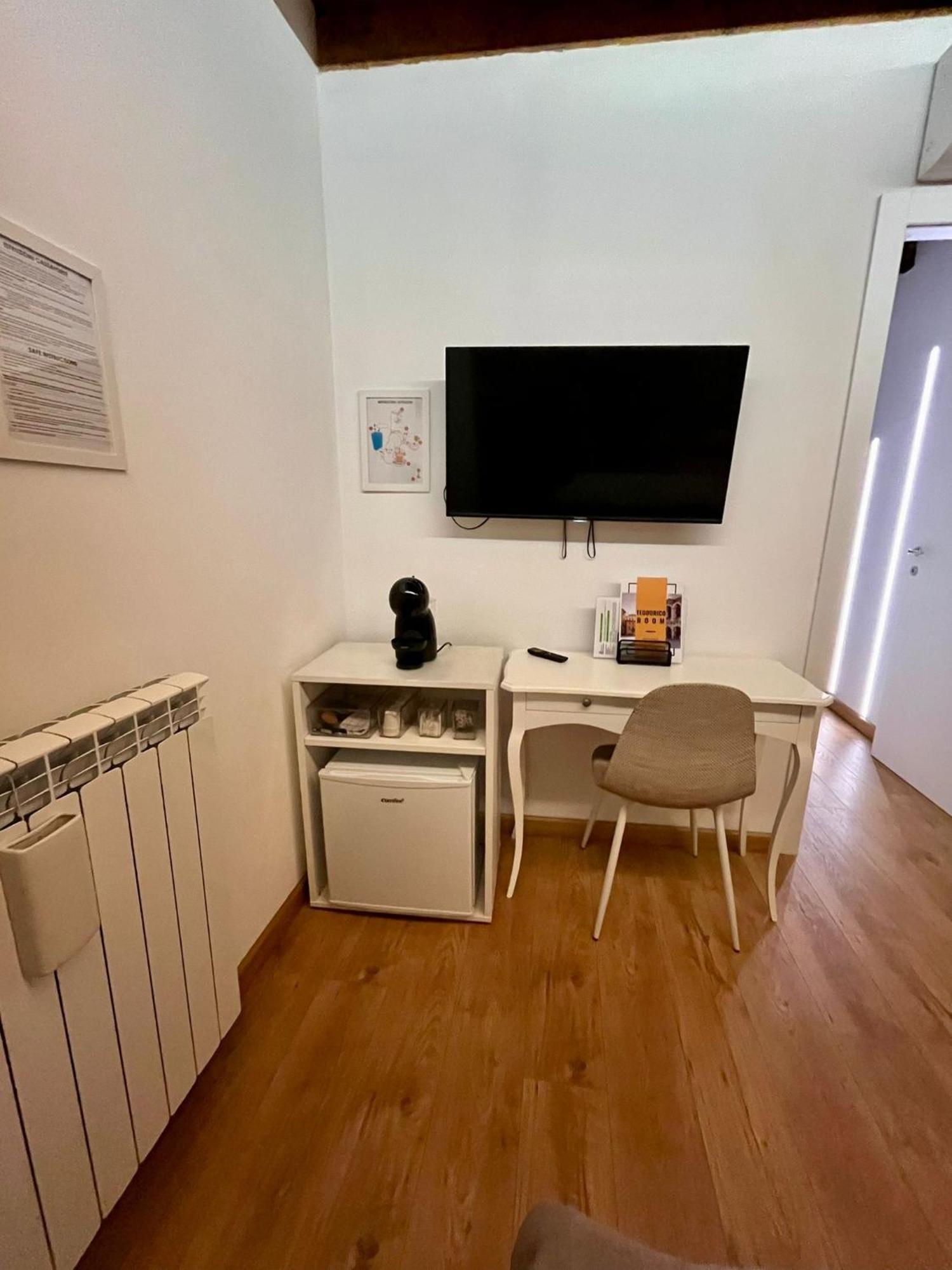 Teodorico Room & Apartment Verona Bagian luar foto