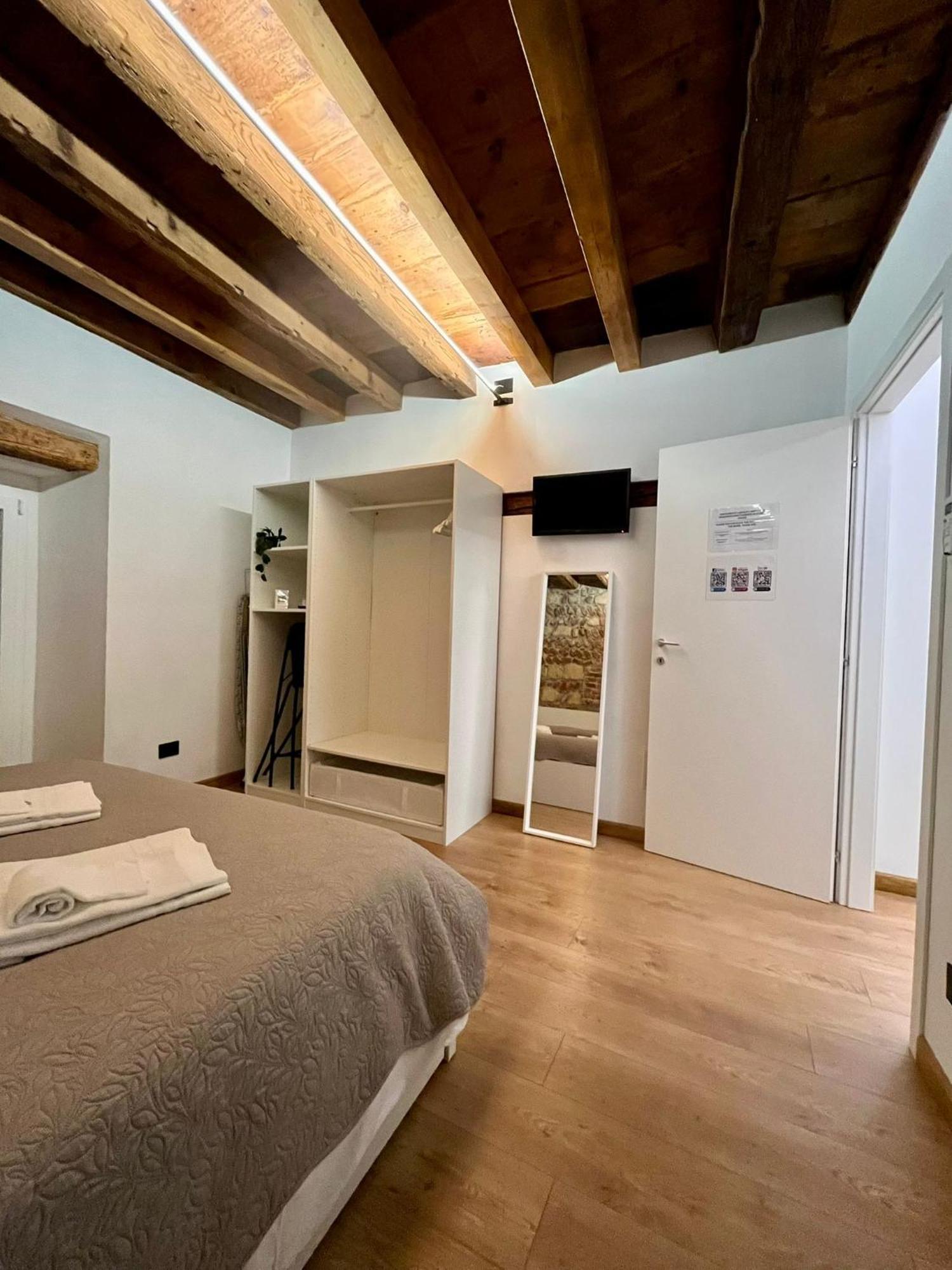 Teodorico Room & Apartment Verona Bagian luar foto