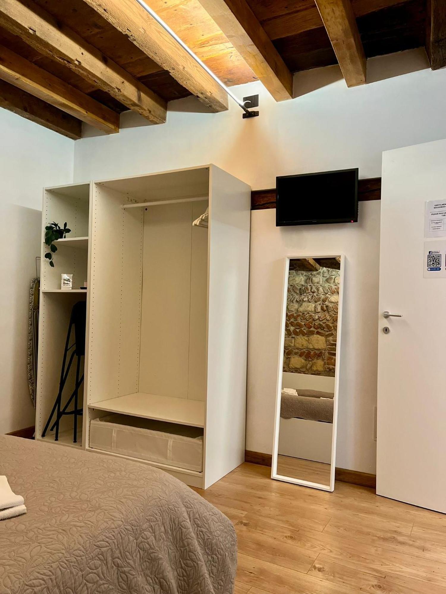 Teodorico Room & Apartment Verona Bagian luar foto